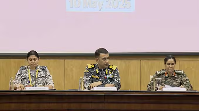 ಭಾರತ-ಪಾಕ್​ ನಡುವೆ ಕದನ ವಿರಾಮ: ಪಾಕ್​ಗೆ ರಕ್ಷಣಾ ಇಲಾಖೆ ಎಚ್ಚರಿಕೆ..!