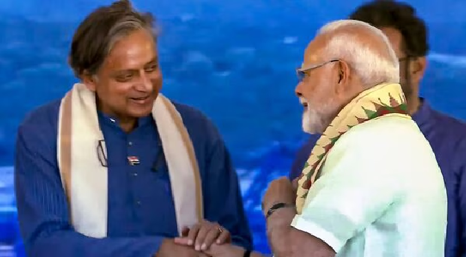 ಶಶಿ ತರೂರ್​ ಜೊತೆ ಮೋದಿ: ‘ಕೆಲವರ ನಿದ್ದೆಗೆ ಭಂಗ ತರಲಿದೆ’ ಎಂದು ಕಾಂಗ್ರೆಸ್​ಗೆ ಮೋದಿ ಟಾಂಗ್​