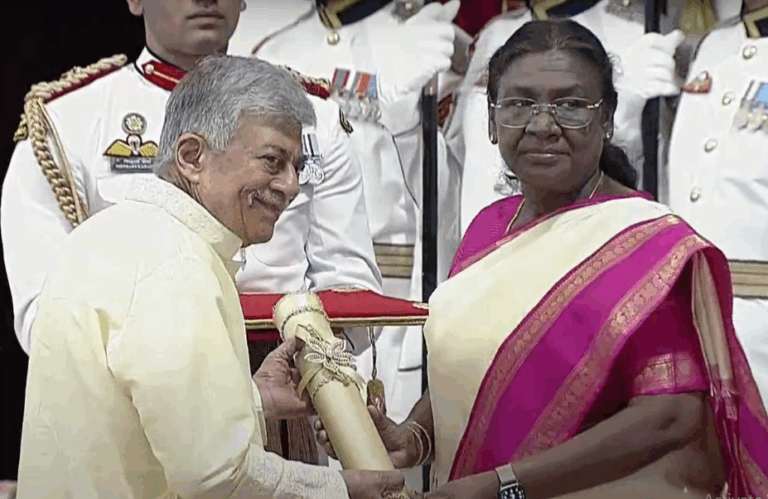 ಪದ್ಮಭೂಷಣ ಪ್ರಶಸ್ತಿ ಸ್ವೀಕರಿಸಿದ ಕನ್ನಡದ ಖ್ಯಾತ ನಟ ಅನಂತ್​ ನಾಗ್​