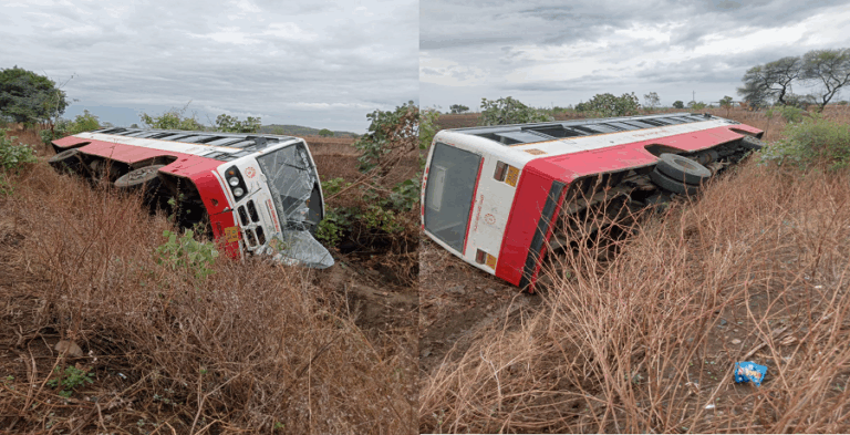 ನಿಯಂತ್ರಣ ತಪ್ಪಿ ಕಂದಕಕ್ಕೆ ಉರುಳಿದ ಸಾರಿಗೆ ಬಸ್: ತಪ್ಪಿತು ಭಾರಿ ಅನಾಹುತ..!
