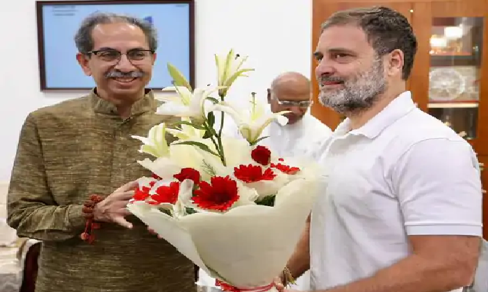 ಸಾವರ್ಕರ್​ ಬಗ್ಗೆ ಮಾತನಾಡಿದ ರಾಹುಲ್​ ಮುಖಕ್ಕೆ ಮಸಿ ಬಳಿಯುತ್ತೇವೆ; ಶಿವಸೇನಾ ನಾಯಕ