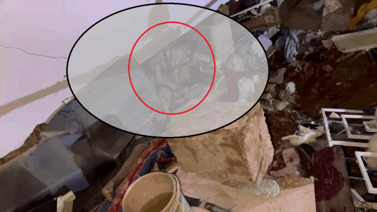 ಕರುಳು ಹಿಂಡುವ ದೃಷ್ಯ; ತಾಯಿ ಮಕ್ಕಳ ಮೇಲೆ ಕುಸಿದು ಬಿದ್ದ ಗೋಡೆ, ರಕ್ಷಣಾಕಾರ್ಯ ಆರಂಭ