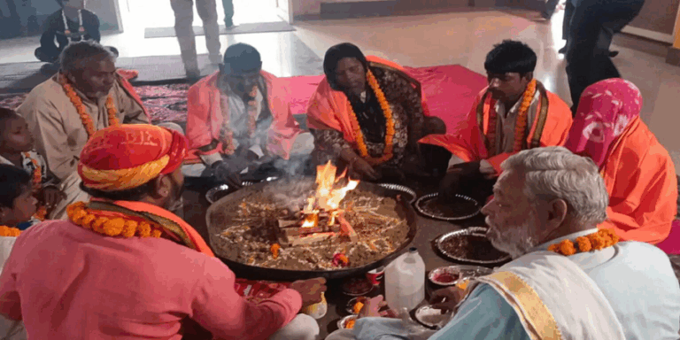 ಮೊಘಲರಿಂದ ಮುಸ್ಲಿಂ ಧರ್ಮ ಸ್ವೀಕರಿಸಿದ್ದ ಕುಟುಂಬ ಮಥುರಾದಲ್ಲಿ ಹಿಂದೂ ಧರ್ಮಕ್ಕೆ ಮತಾಂತರ