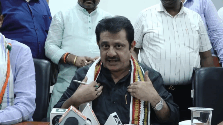 ‘ಮೋದಿ ಅವಕಾಶ ಕೊಟ್ಟರೆ ನಾನು ಯುದ್ದಕ್ಕೆ ಹೋಗುತ್ತೇನೆ’: ಪಾಕ್​ ವಿರುದ್ದ ಕದನಕ್ಕೆ ಇಳಿದ ಜಮೀರ್​​