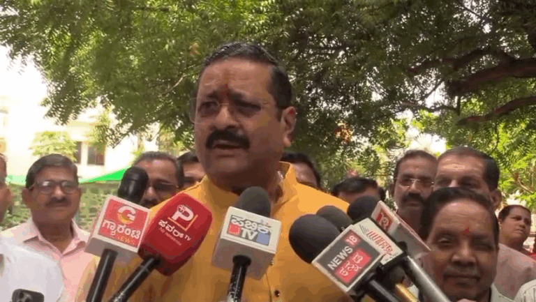 ನೆಹರು, ಇಂದಿರಾ ಗಾಂಧಿ ಮಾಡಿದ ತಪ್ಪನ್ನ ಮೋದಿ ಮಾಡಬಾರದು: ಯತ್ನಾಳ್​​