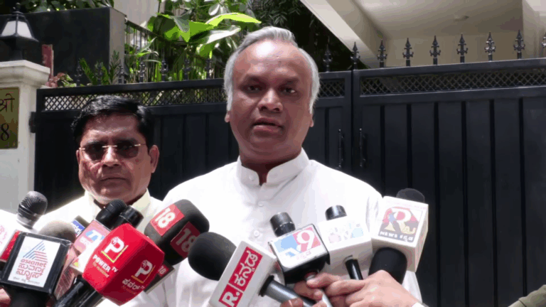 ಭಾರತವೇ ಕದನ ವಿರಾಮ ಪ್ರಸ್ತಾಪಿಸಿದೆ ಅಂತ ಪಾಕ್​ ಪ್ರಧಾನಿ ಹೇಳಿದ್ದಾರೆ: ಪ್ರಿಯಾಂಕ್​ ಖರ್ಗೆ