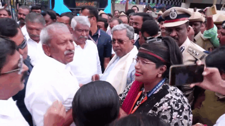 ಸಿಟಿ ರೌಂಡ್ಸ್​ ಮಾಡುವ ವೇಳೆ ಸಿಎಂರನ್ನು ತರಾಟೆಗೆ ತೆಗೆದುಕೊಂಡ ಸಾಯಿ ಲೇಔಟ್​ ನಿವಾಸಿಗಳು..!