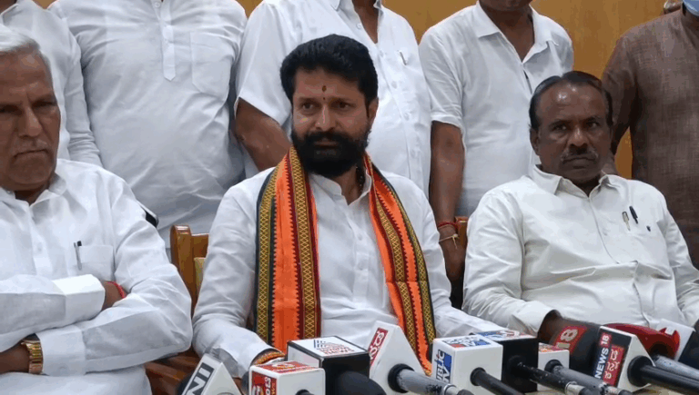 CT Ravi: ನಿಯತ್ತು ಇಲ್ಲದ ನಾಯಿಗಳು ಪಾಕಿಸ್ತಾನದ ಪರವಾಗಿ ಬೊಗಳುತ್ತವೆ: ಸಿಟಿ ರವಿ ಘರ್ಜನೆ