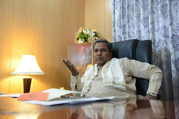 ಸಂಪುಟ ಪುನಾರಚನೆಗೆ ಹೈಕಮಾಂಡ್ ಒಪ್ಪಿಗೆ ಪಡೆಯಲು ದೆಹಲಿಗೆ ದೌಡಾಯಿಸಿದ ಸಿಎಂ ಸಿದ್ದರಾಮಯ್ಯ