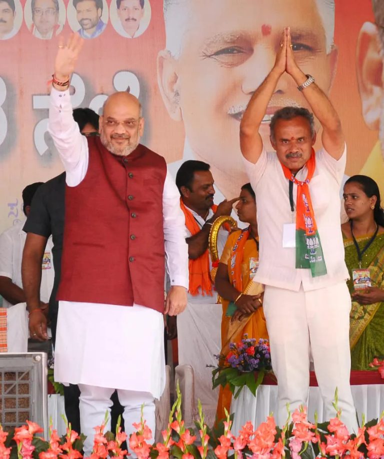 ಮಂಡ್ಯದ ಆರತಿ ಉಕ್ಕಡದಲ್ಲಿ ಶಾಸಕ ಸುರೇಶ್‌ಗೌಡ ಪುತ್ರಿ ದರ್ಪ: ಮಹಿಳಾ ಪಿಎಸ್‌ಐಗೆ ಕಪಾಳಮೋಕ್ಷ ಮಾಡಿದ ಐಶ್ವರ್ಯ