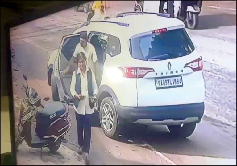 ಮೈಸೂರಿನಲ್ಲಿ ಮಕ್ಕಳ ಅಪಹರಣ, ಬೆದರಿಸಿ ಹಣಕ್ಕೆ ಬೇಡಿಕೆ: ತಲೆಮರೆಸಿಕೊಂಡಿರುವ ಮೂವರು